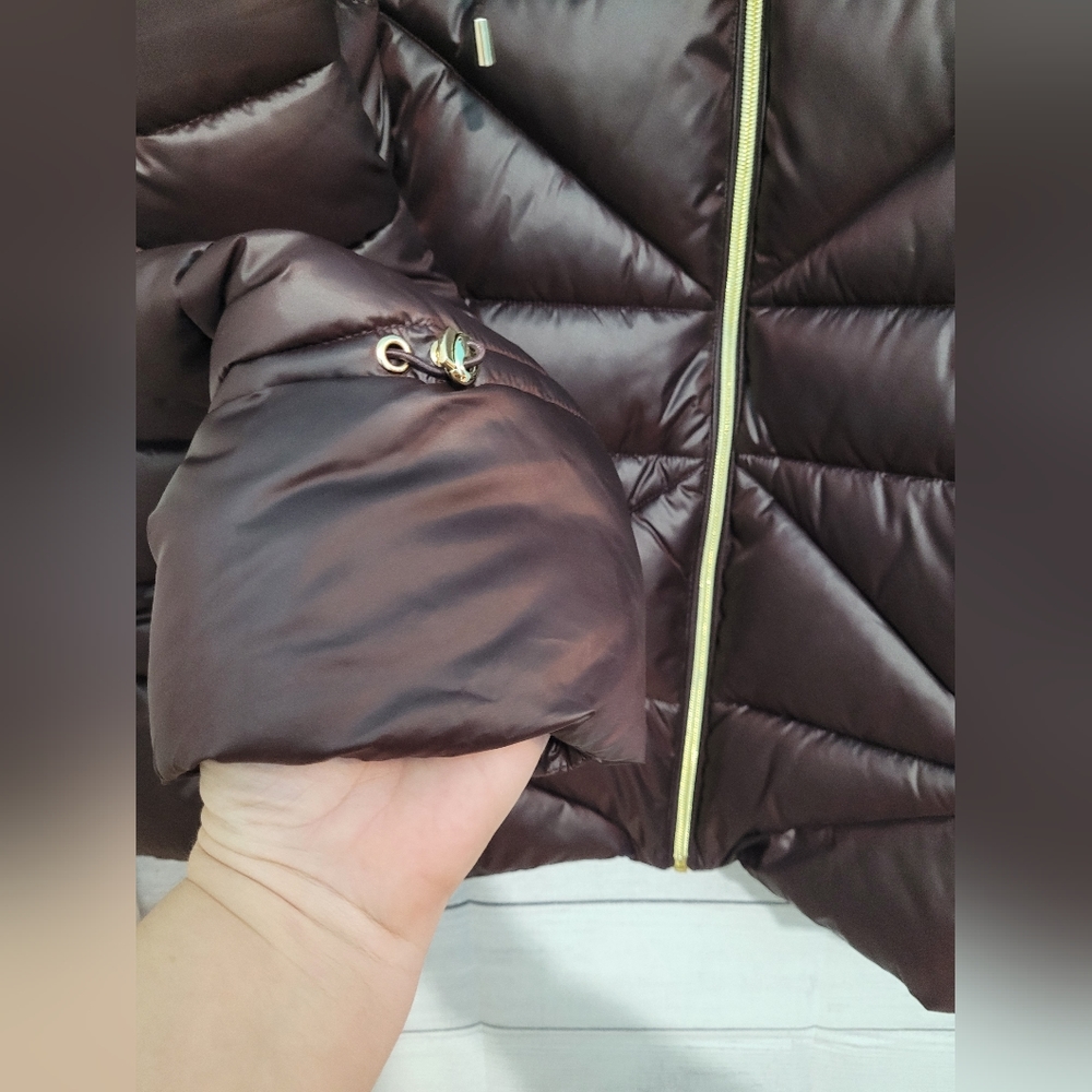 ⭐HOST PICK⭐NWT chocolate brown with gold hardware 2x puffer Jacket - Picture 14 of 16